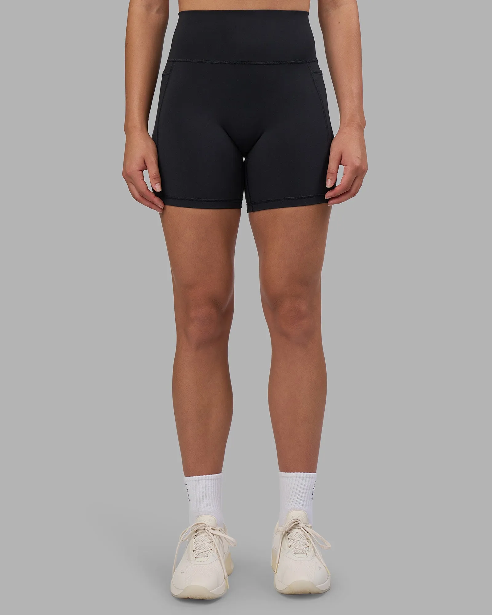 Mesh Panel Outdoor Running Contoured Feel Fusion V-Contour Ultra High-Rise 6" Short Pockets - Black