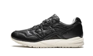 Gel Saga "Kithstrike" Non Slip Groove Pattern