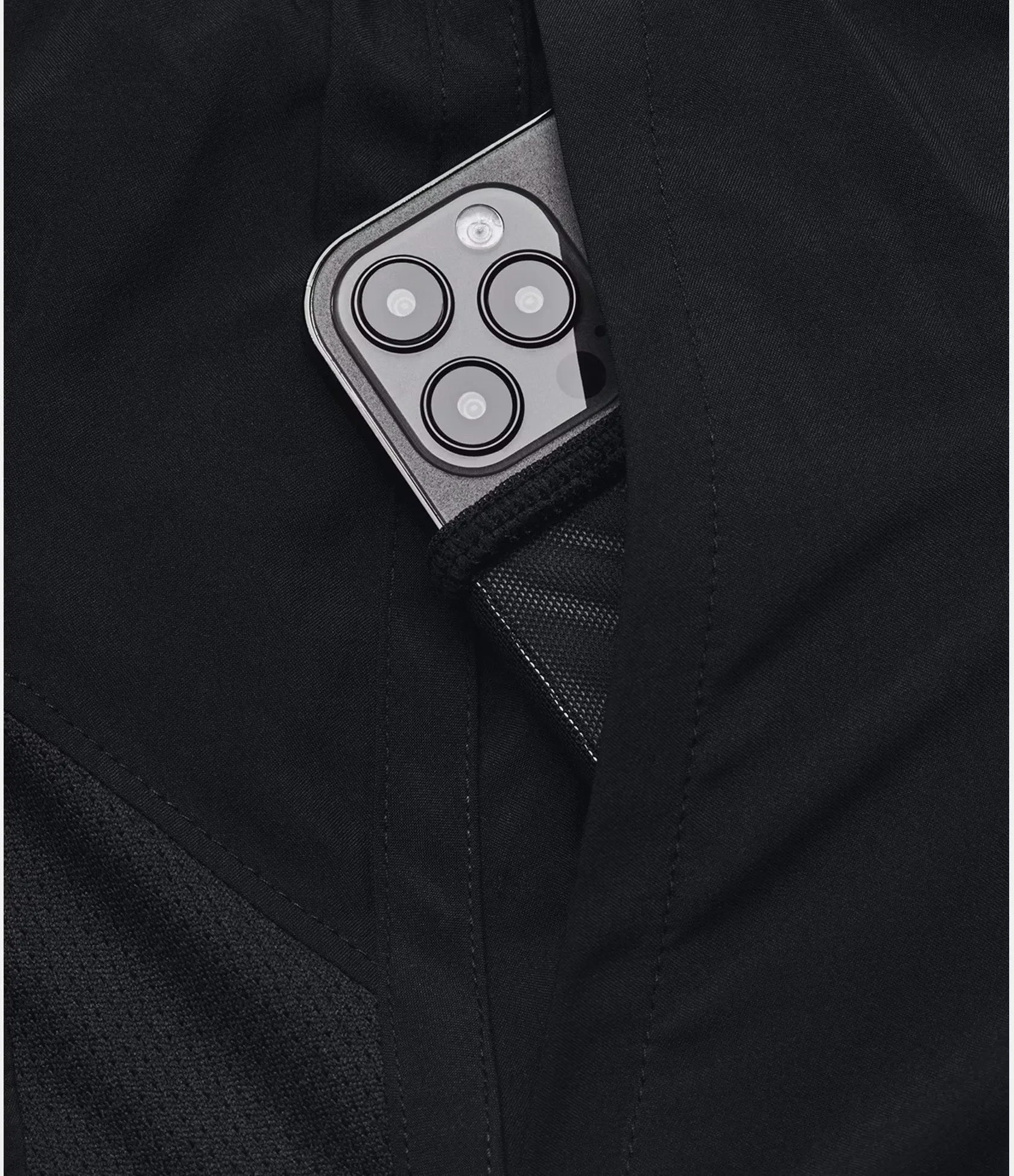 hospitality industry Under Armour Launch 7 Inch Mens Running Shorts - Black