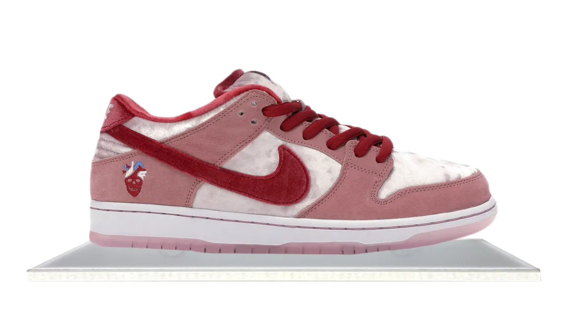 Step Out SB Dunk Low Strangelove