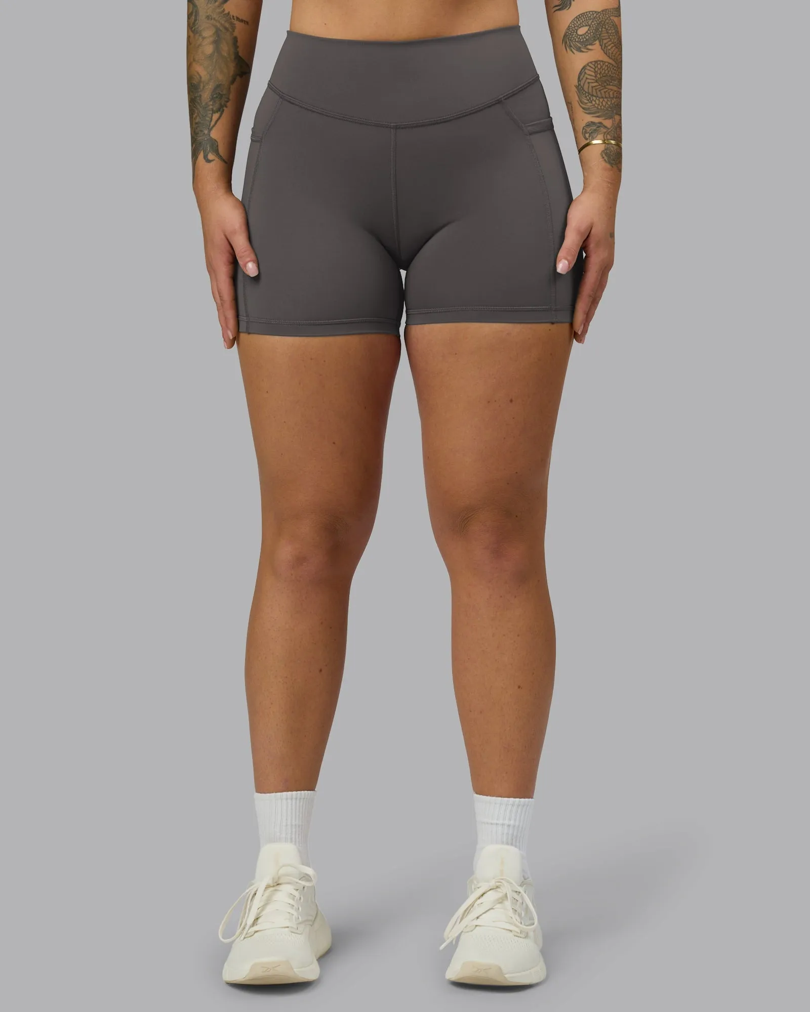 Elite High-Rise 4" Short Pockets - Dark Storm Morning Stretch Minimalist Style