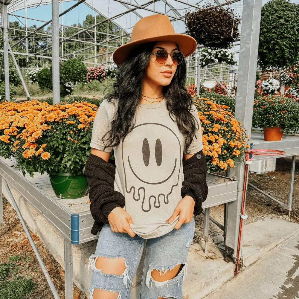 Melting Smiley Tee TaglessDesign