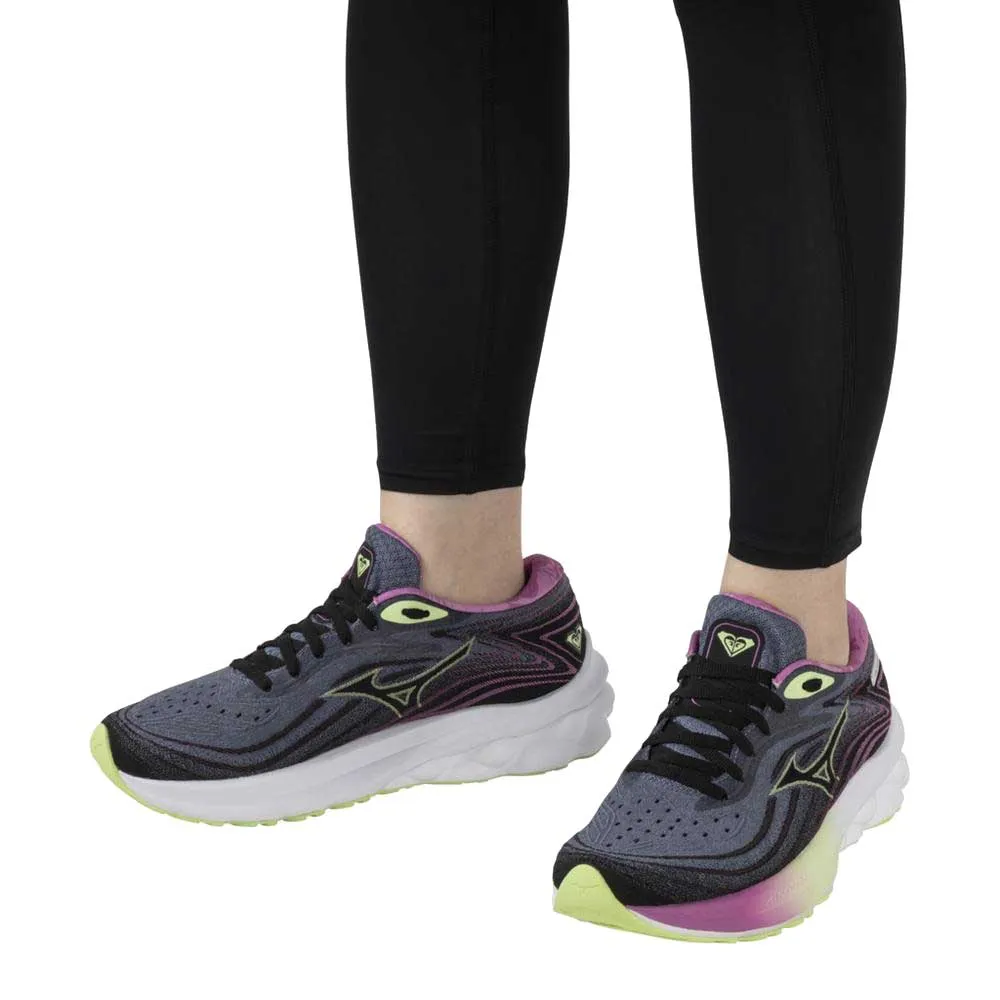 Women's Wave Skyrise 5 Roxy Running Shoe - Wild Wind/ Black - Regular (B) Ventilated Footbed Design Oxygenated Foam Core