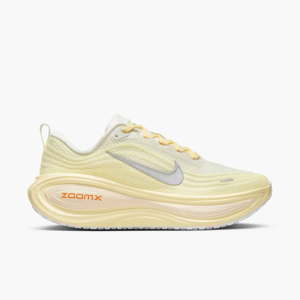 Women's Vomero Plus (100- Summit White/ Metallic Silver) Aerobic Response