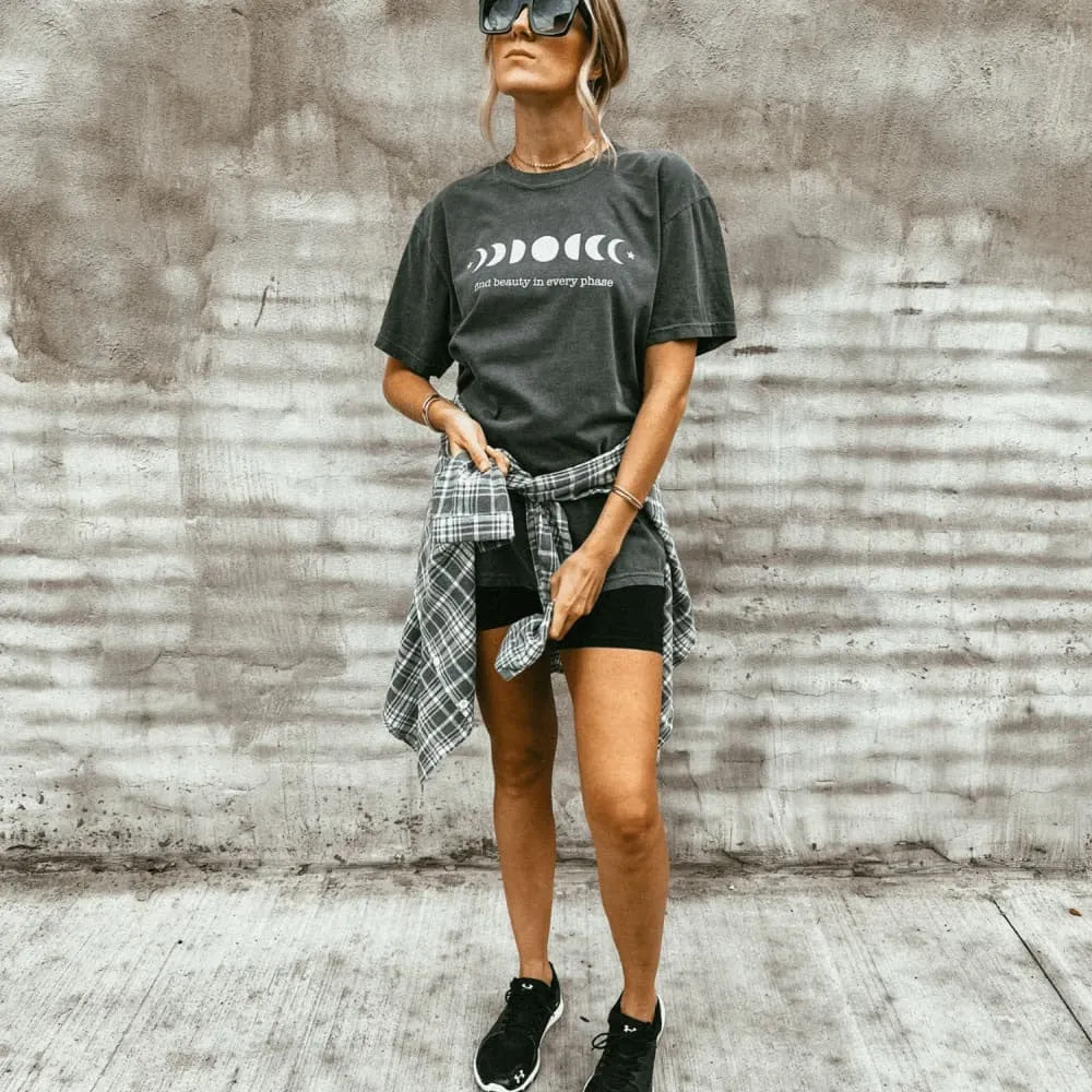 Moon Phase Tee - Pepper All-Weather Wear Stretchable Collar Band