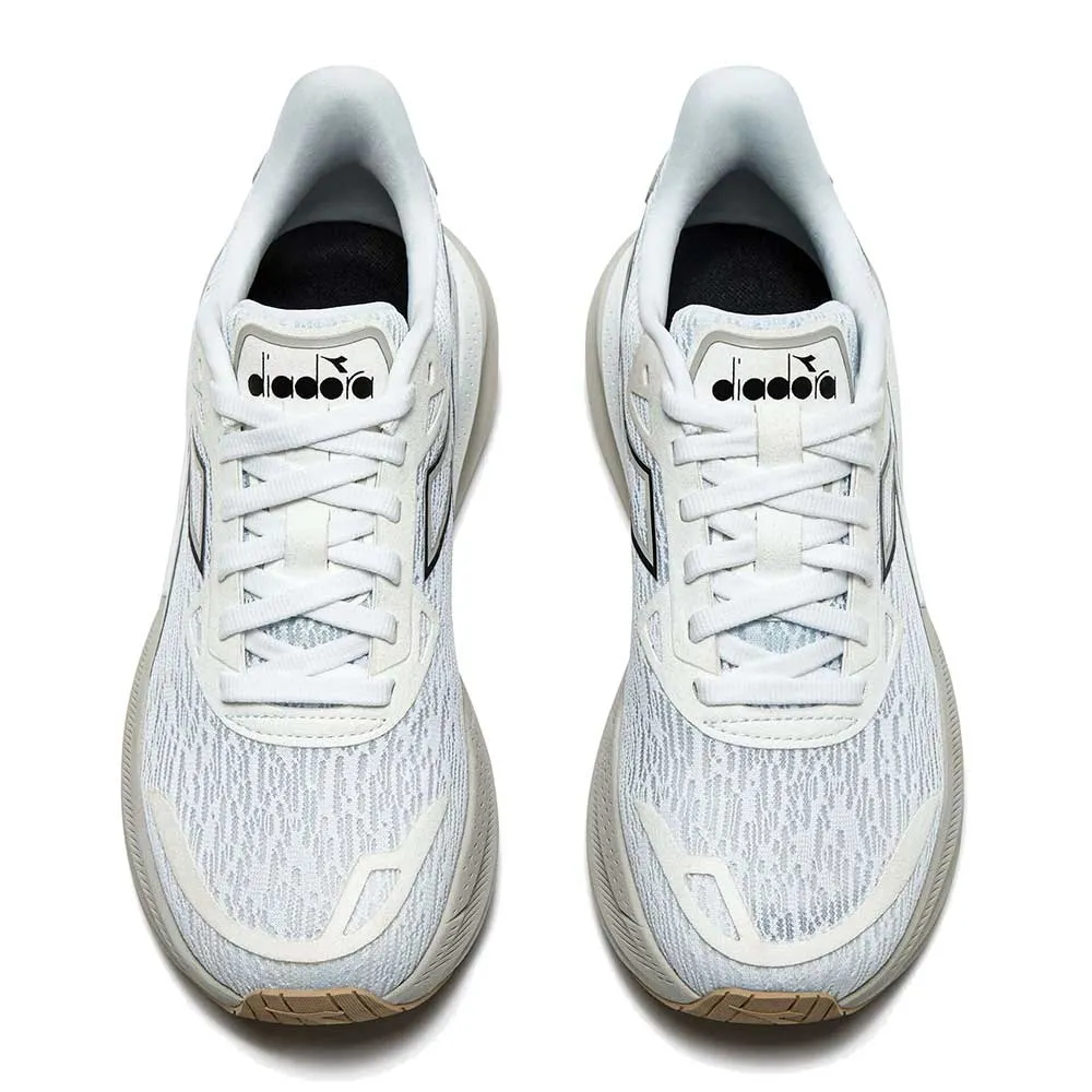 BreathableLining EVA Foam Composite Women's Nucleo 2 Running Shoe - White/Silver - Regular (B)