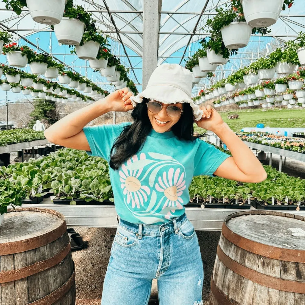 Smiley Flowers Tee UVProtectionFinish Relaxed Layers