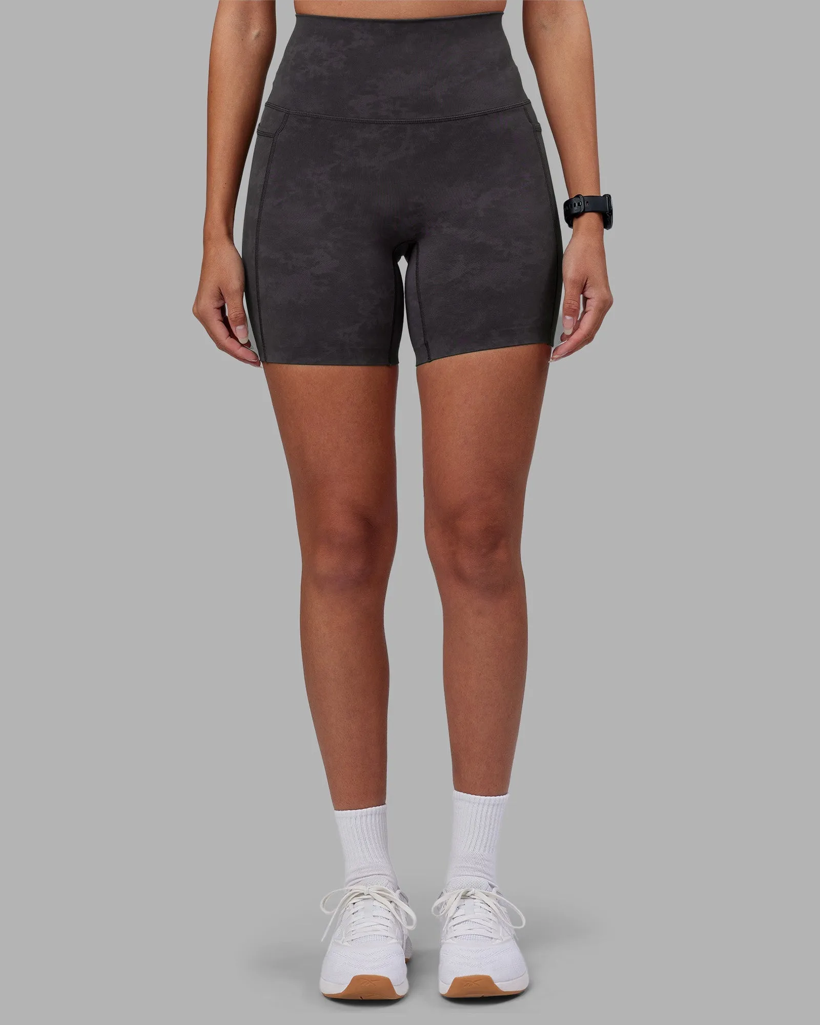 Elixir Ultra High-Rise 6" Short Pockets - Dark Storm Wash Comfortable and stylish Street Readywear