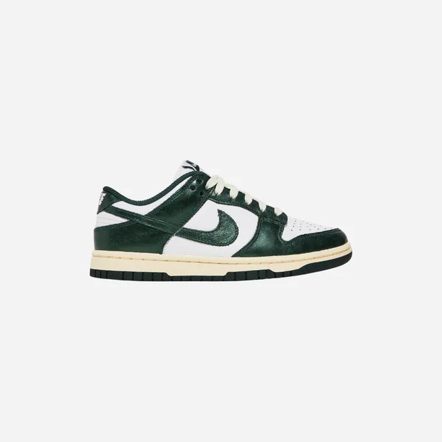 morning jog Sustainable Production Process Nike Dunk Low Vintage Green WMNS
