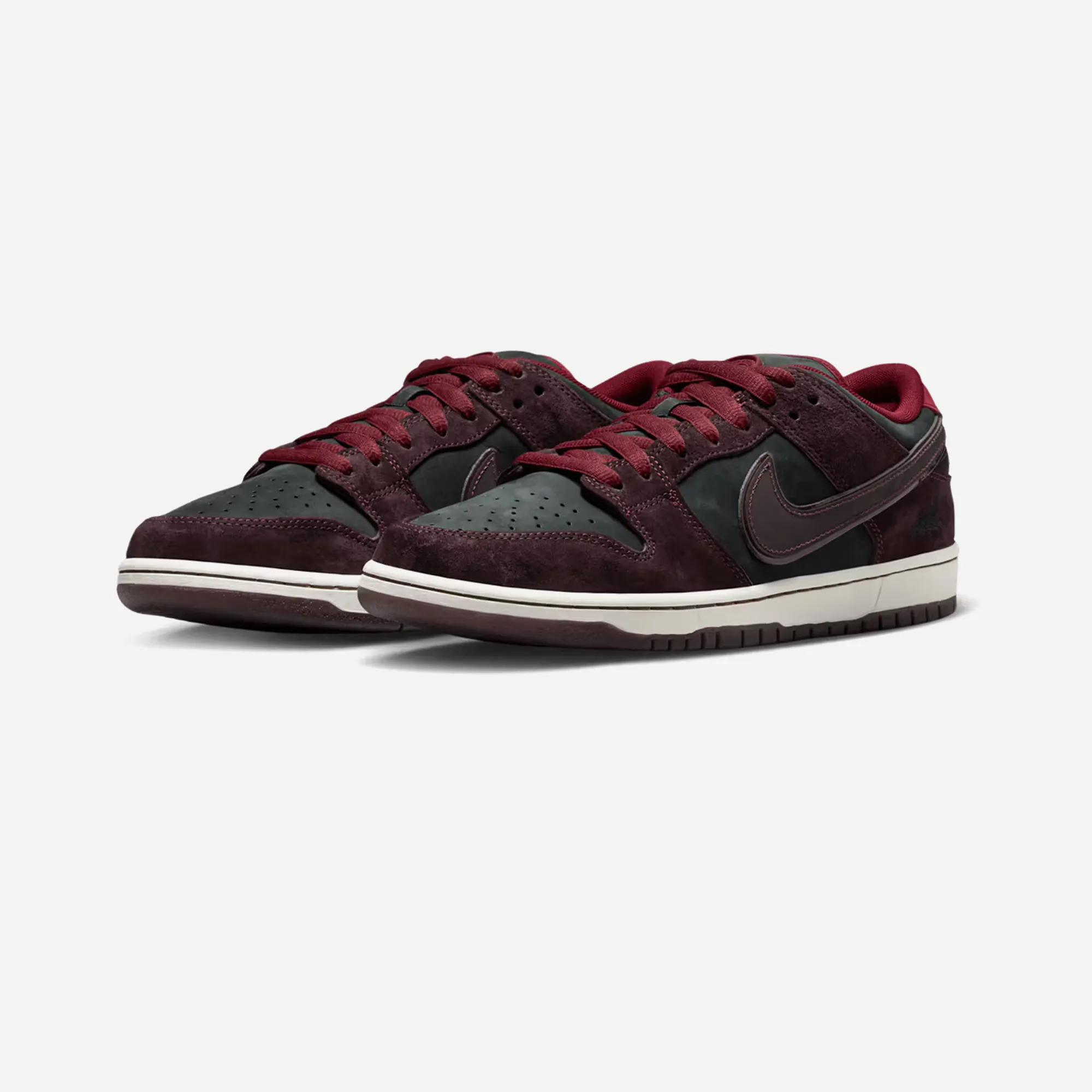 Anti Slip Sole Movie Night Nike SB Dunk Low Riot Skateshop
