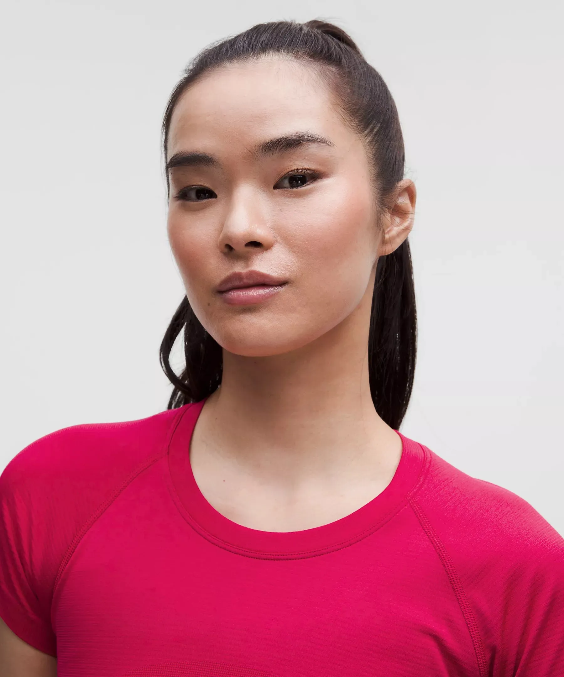 Women's Swiftly Tech Short-Sleeve Shirt 2.0 *Hip Length (Pink Dragonfruit) Snow Ready