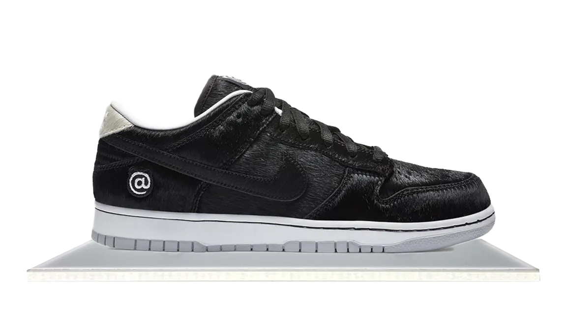 mules SB Dunk Low Medicom