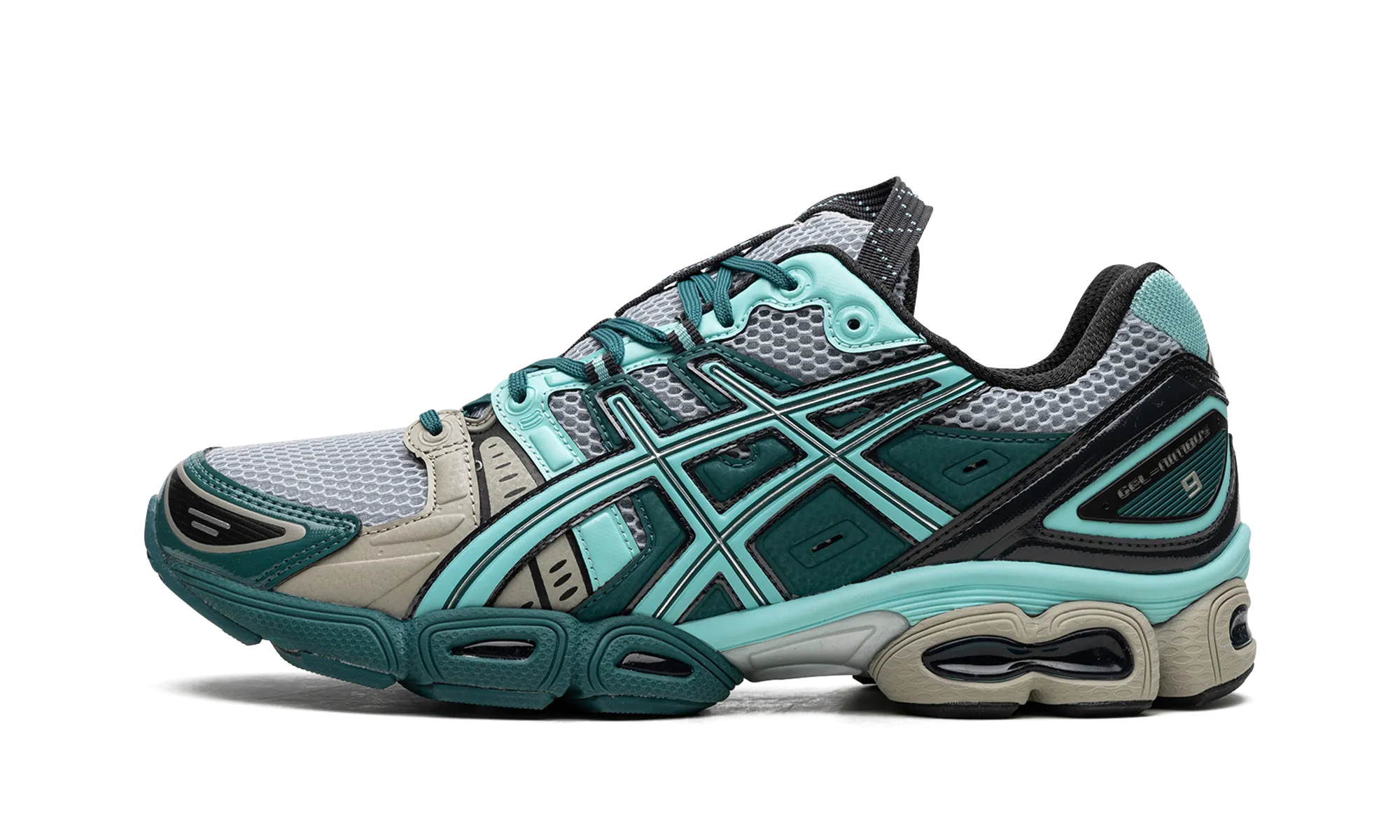 UB3-S Gel-Nimbus 9 "Kiko Kostadinov" Hand Stitched Details