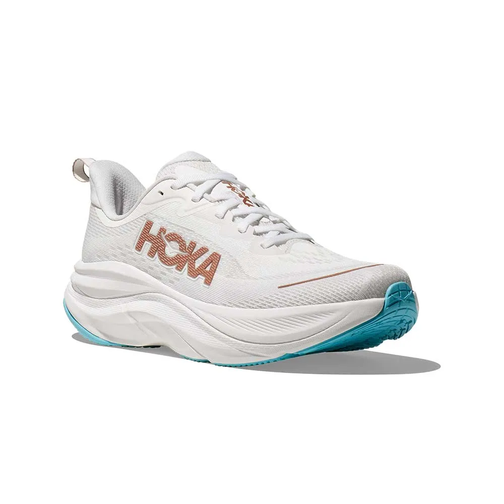 water - resistant running option Women's Skyflow Running Shoe - Frost/Rose Gold - Regular (B)