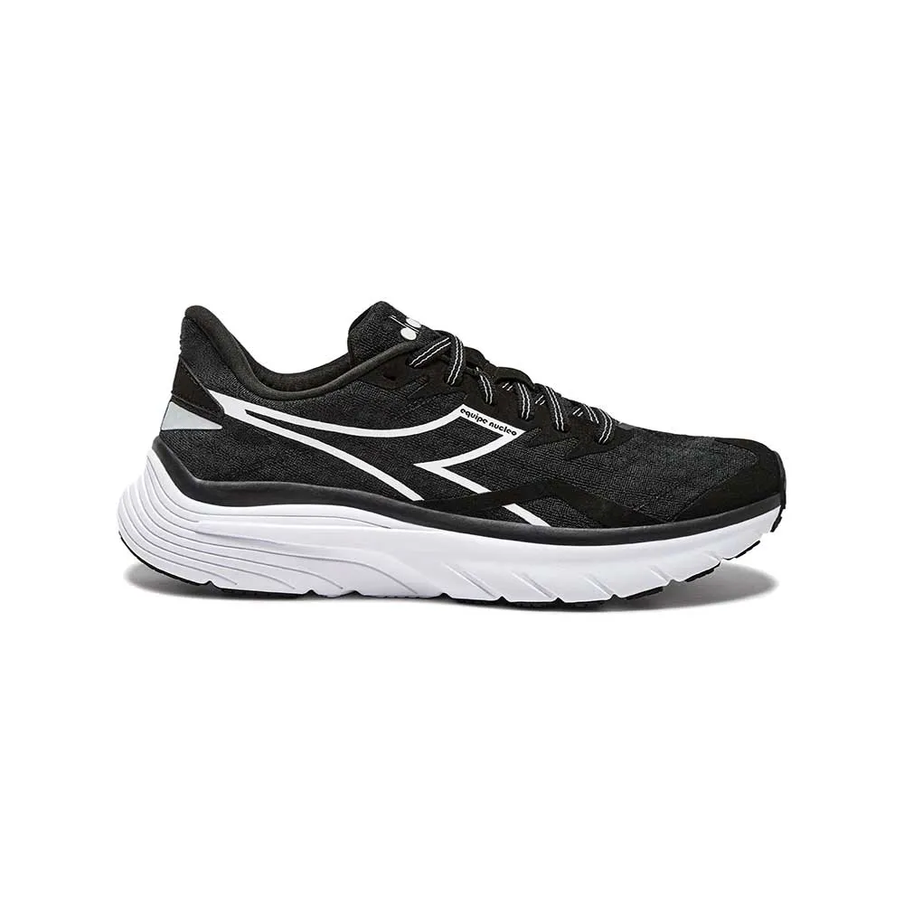 Women's Equipe Nucelo Running Shoe - Black/White - Regular (B) Comfort Ventilation Ankle Collarbone Padding