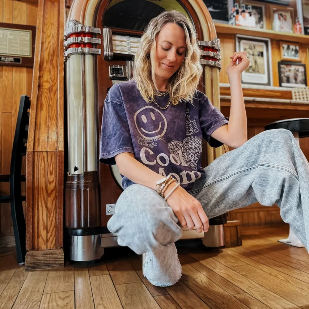 Fashion Must-Have She's A Cool Mom Vintage Tee