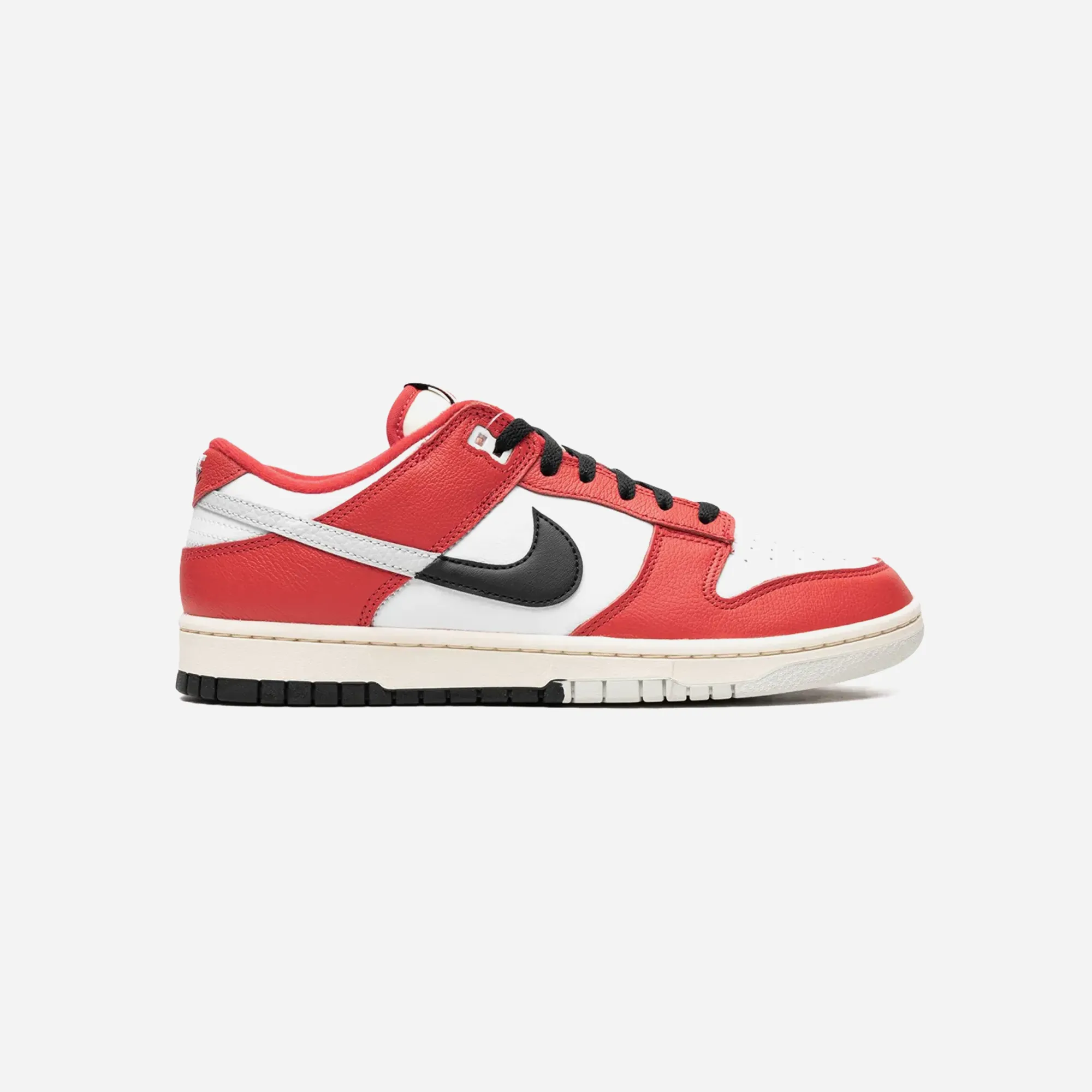 Range Hike Neutral Look Nike Dunk Low Chicago Split