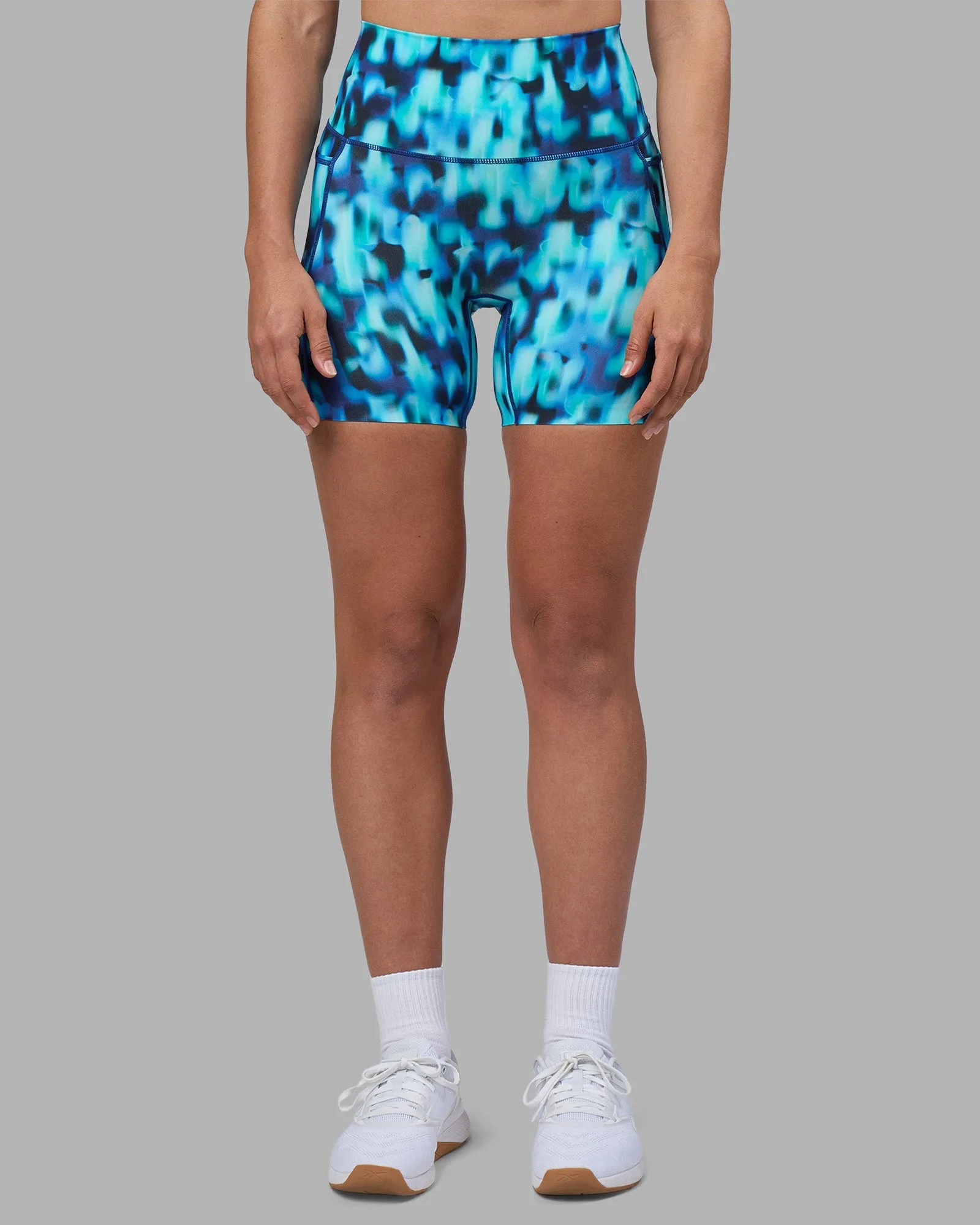 Elixir Ultra High-Rise 6" Short Pockets - Luminous Motion Ready