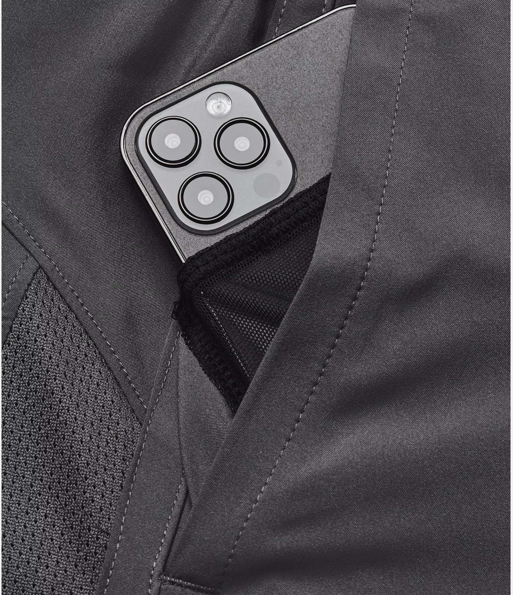 Performance Stretch Body Flex Under Armour Launch 7 Inch Mens Running Shorts - Grey