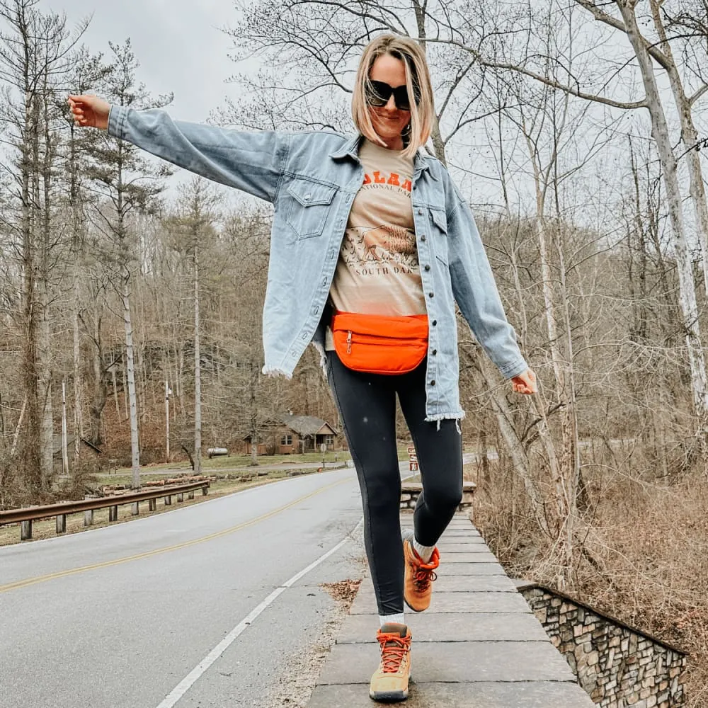 Breathable Yarn Composition Vintage Style Badlands National Park Tee