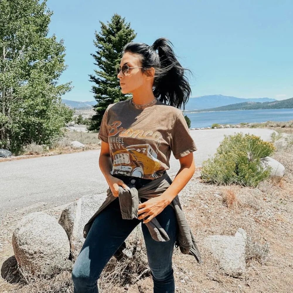 Cozy Design City Smart Look Bronco Tee