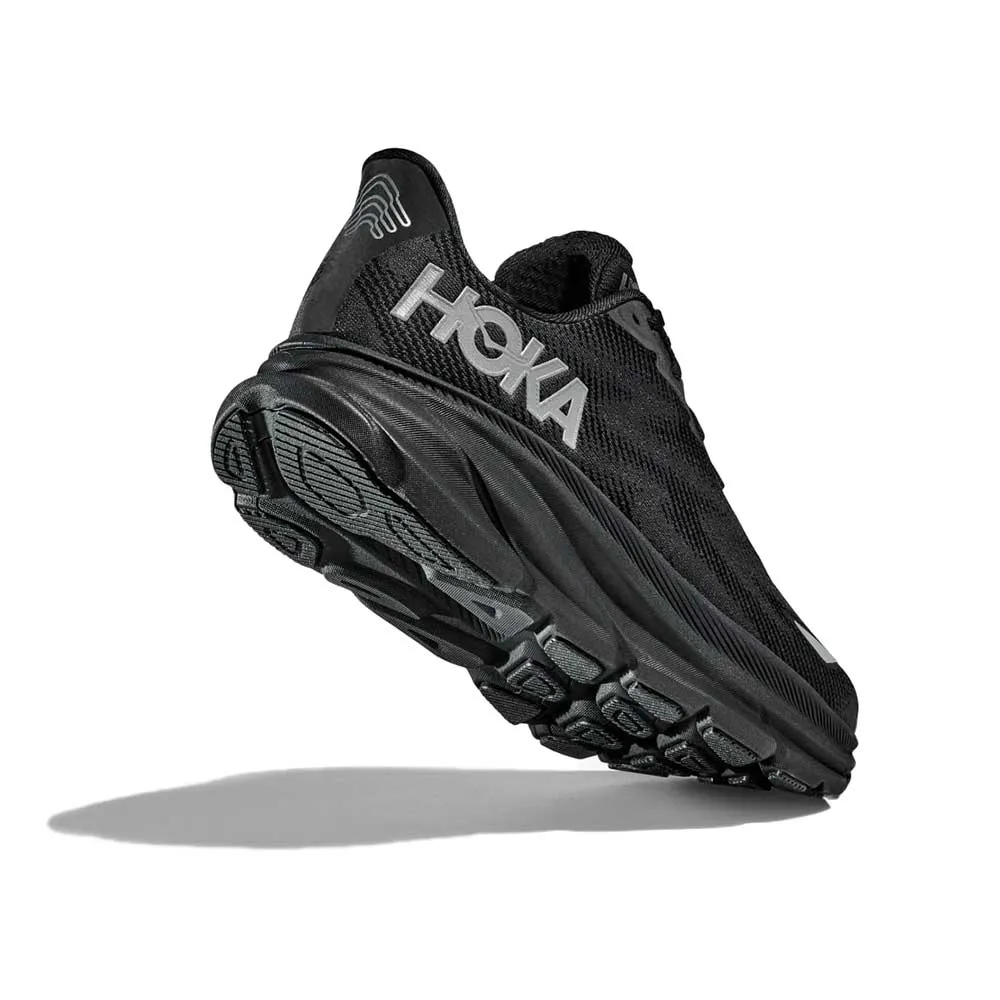 Women's Clifton 9 GTX Running Shoe - Black/Black - Regular (B) running in dry conditions